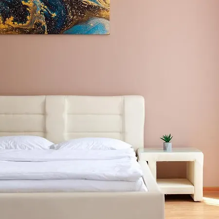Leogrand Svobody 33 Apartment Lviv