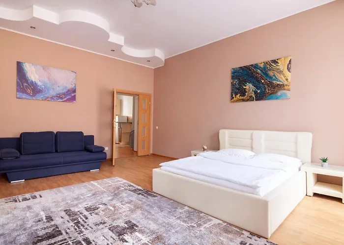 Leogrand Svobody 33 Lviv